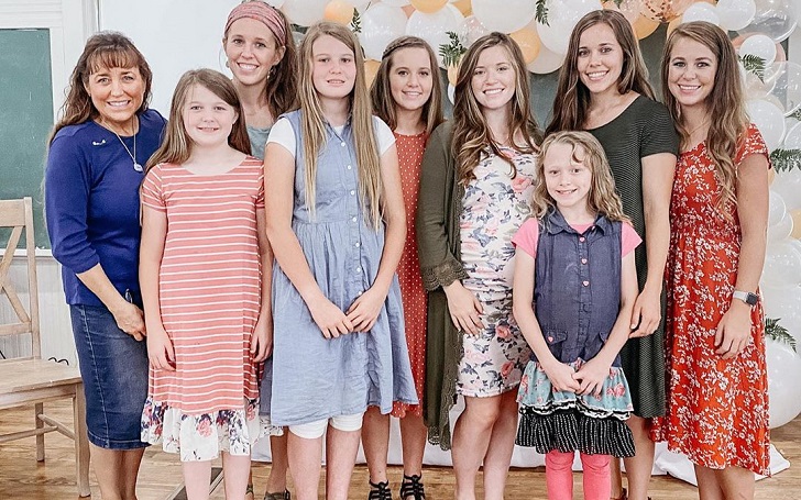 Duggar Parents Address Cropping Out Jill Duggar from Family Photo Amid Drama with Derick Dillard